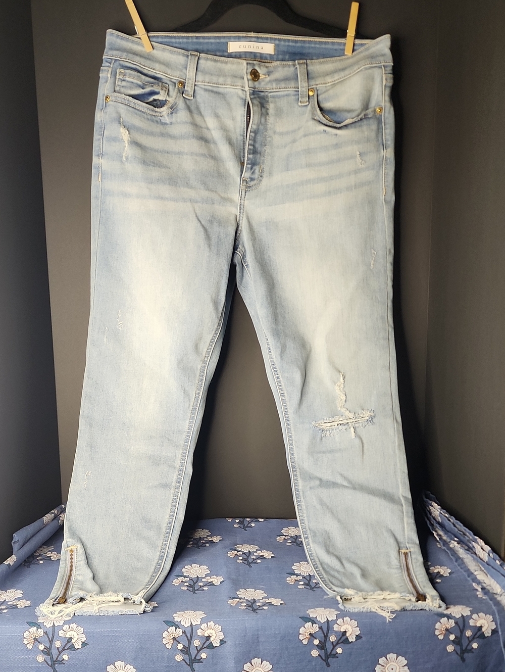 eunina light blue distressed ankle crop jeans